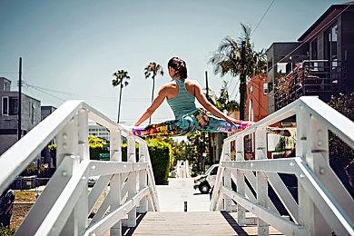 人虫大战！国产科幻生存RTS《异星前哨》，现已正式发售！